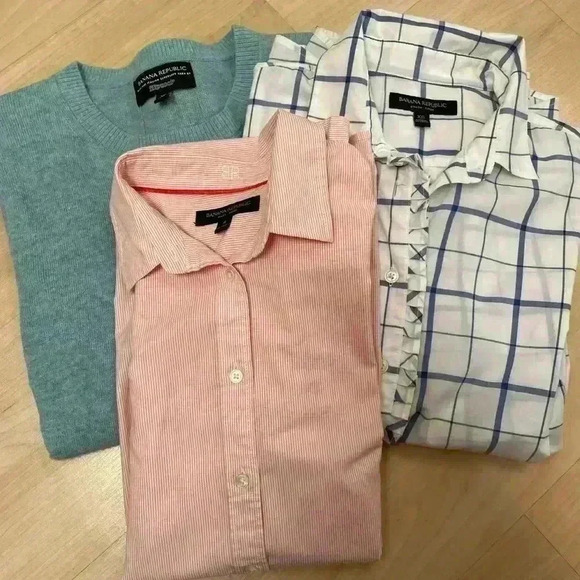 Banana Republic Tops - Banana Republic Women’s Long Sleeve Lot Of 3 -2 Button Up Shirts/ 1 Sweater XS/4